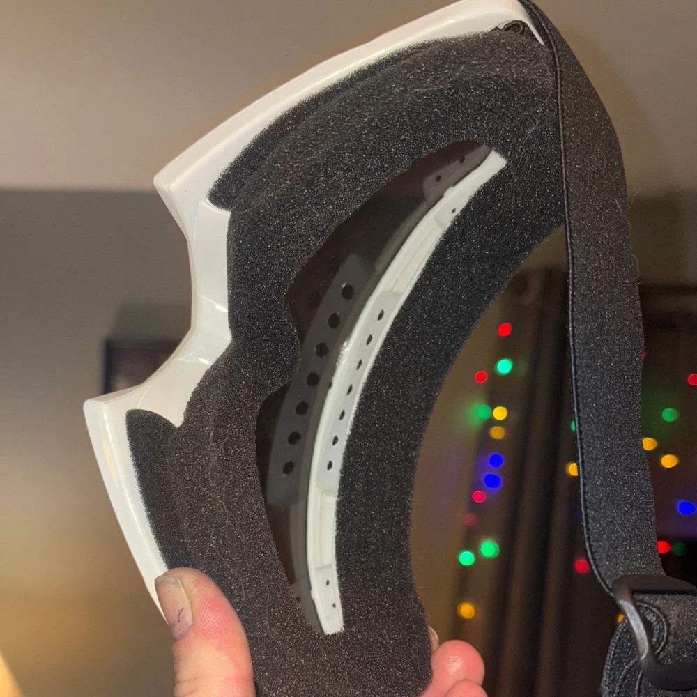 Protective eye wear with multi color lens